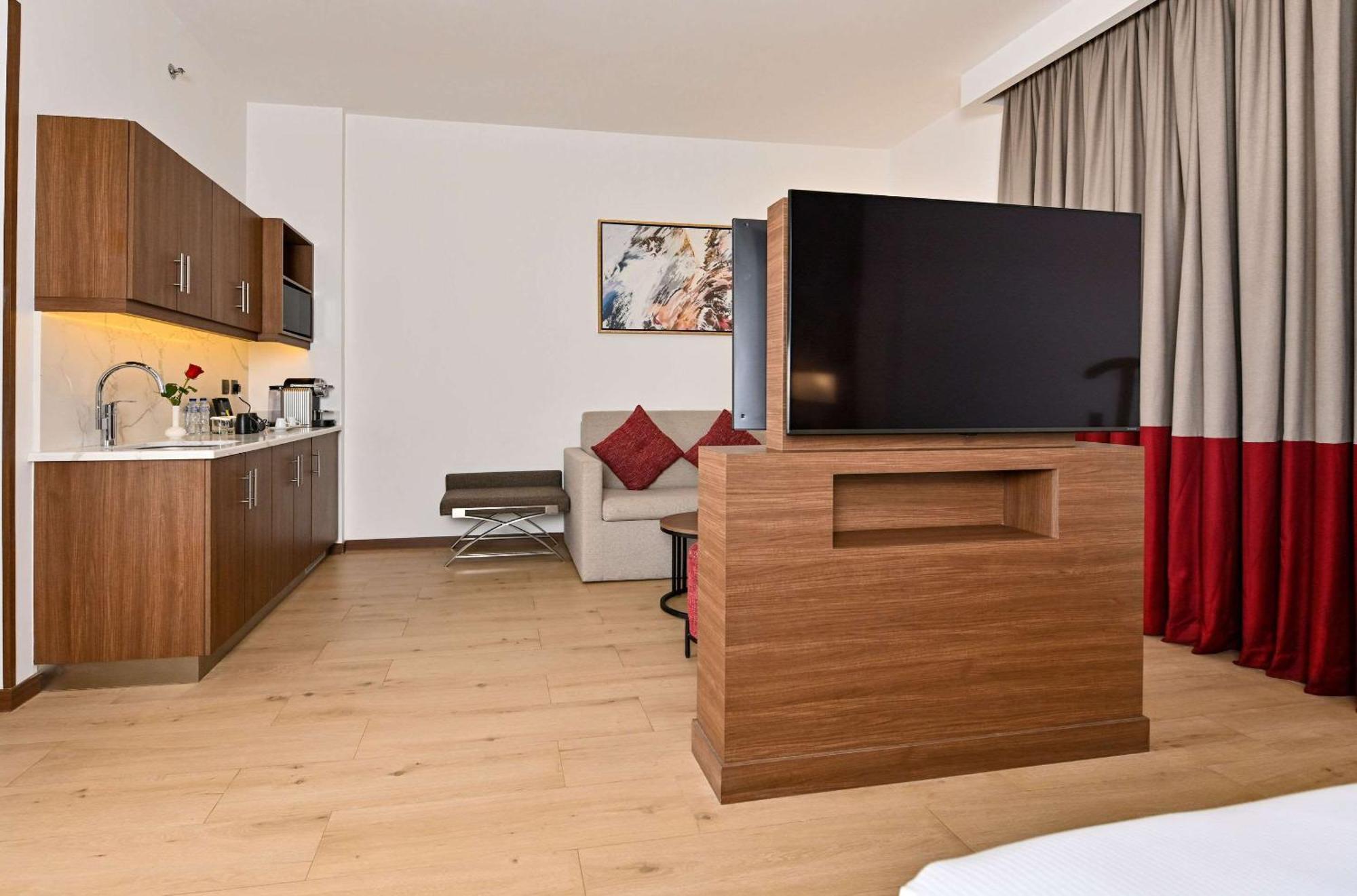 Comfort Hotel Jeddah King Road Extérieur photo